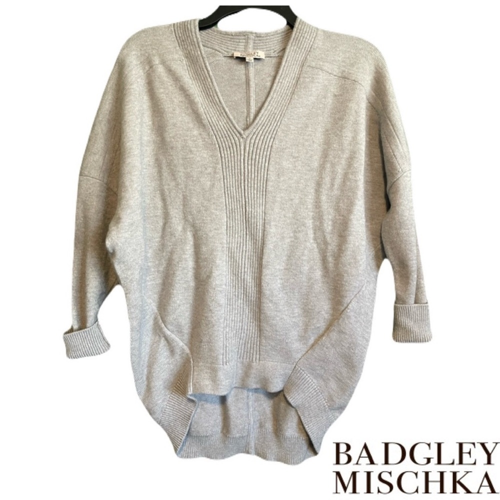 Badgley Mischka Women's Size XS Heather Grey Hi Low V Neck Sweater
